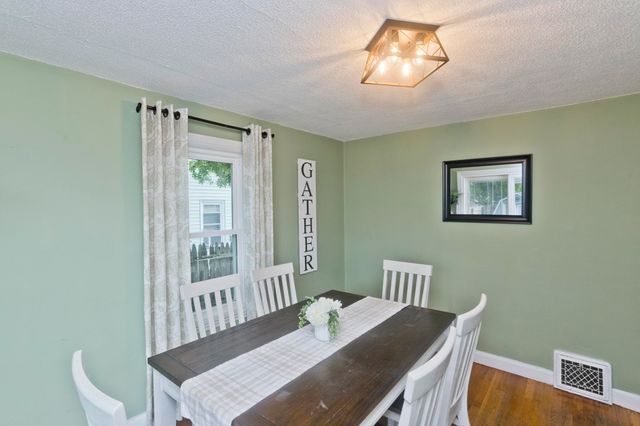 143 Winton St, Springfield, MA 01118