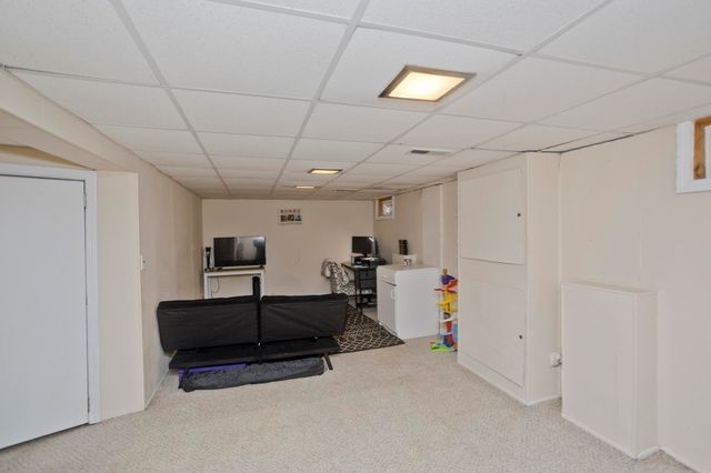 143 Winton St, Springfield, MA 01118