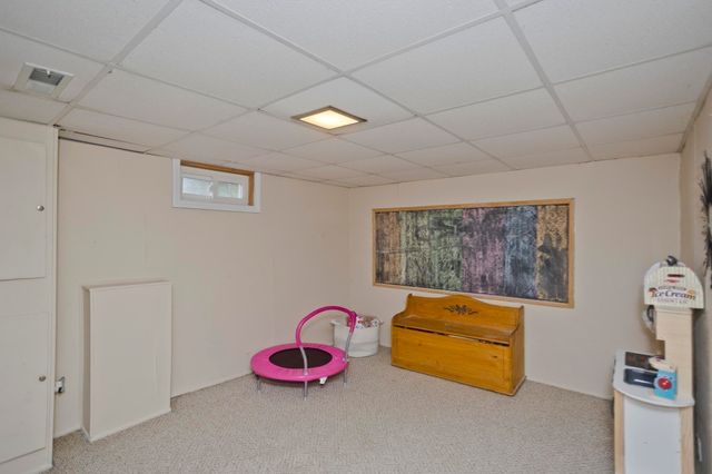 143 Winton St, Springfield, MA 01118