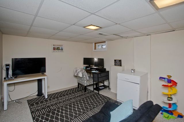 143 Winton St, Springfield, MA 01118