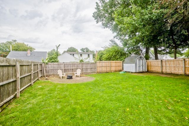 143 Winton St, Springfield, MA 01118
