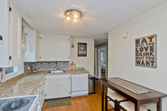 143 Winton St, Springfield, MA 01118