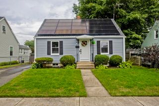 143 Winton St, Springfield, MA 01118