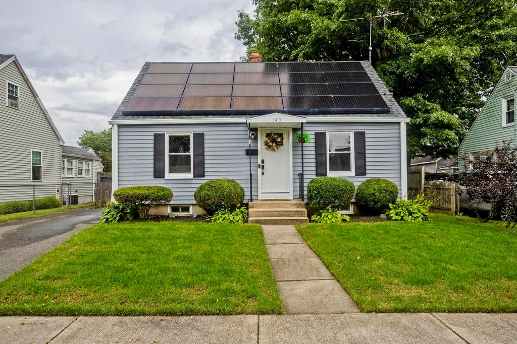 143 Winton St, Springfield, MA 01118