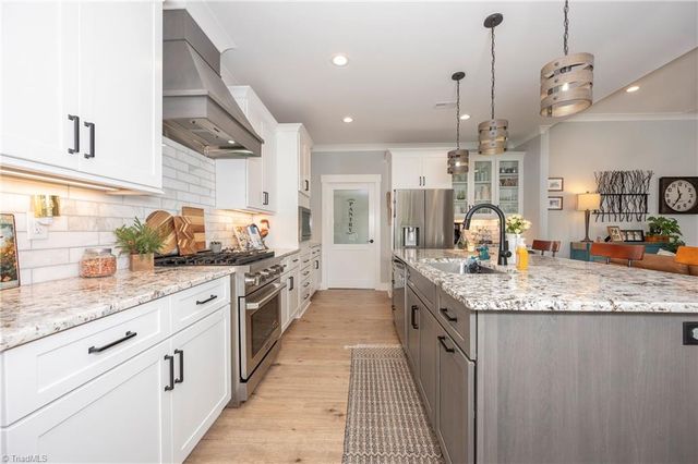 107 Meeting House Lane, Advance, NC 27006
