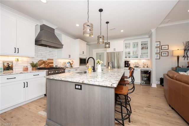 107 Meeting House Lane, Advance, NC 27006