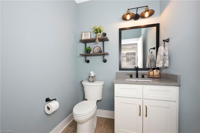 107 Meeting House Lane, Advance, NC 27006