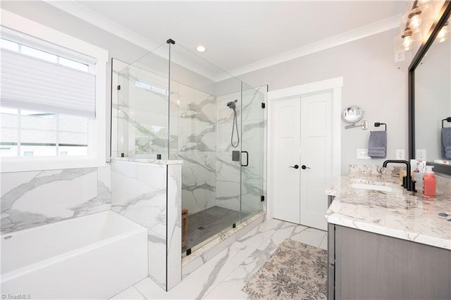 107 Meeting House Lane, Advance, NC 27006