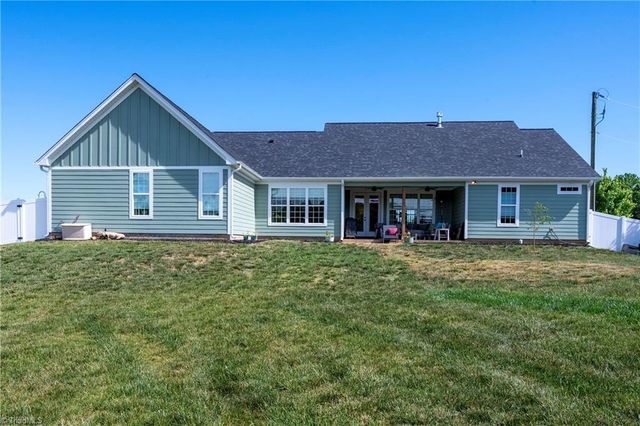 107 Meeting House Lane, Advance, NC 27006