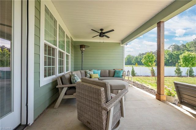 107 Meeting House Lane, Advance, NC 27006