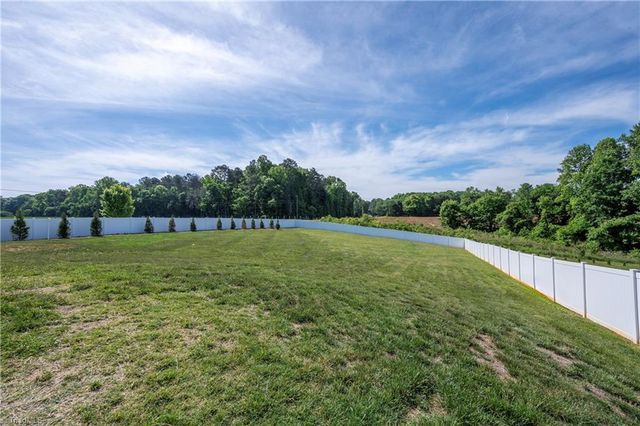 107 Meeting House Lane, Advance, NC 27006