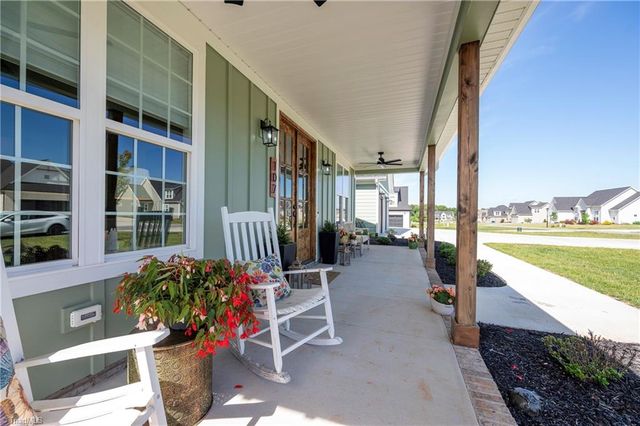 107 Meeting House Lane, Advance, NC 27006