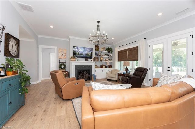 107 Meeting House Lane, Advance, NC 27006