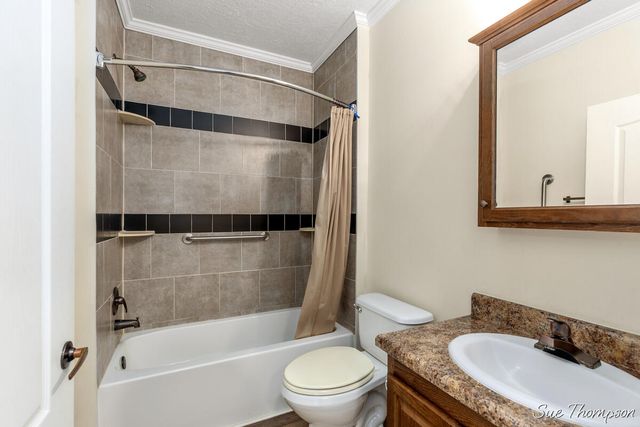 5728 Kingsley Drive, Rockford, MI 49341