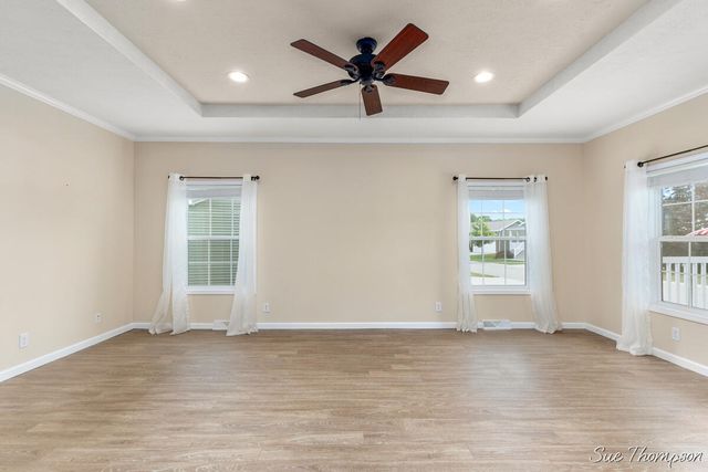 5728 Kingsley Drive, Rockford, MI 49341