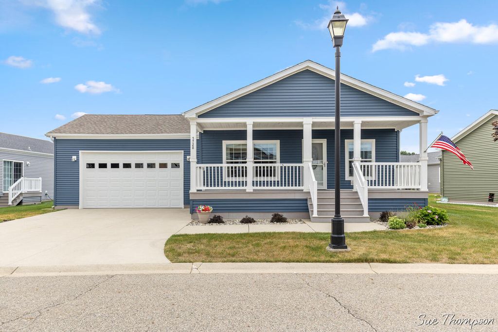 5728 Kingsley Drive, Rockford, MI 49341