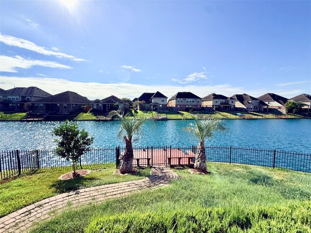3951 Amalfi Shores Court, Missouri City, TX 77459