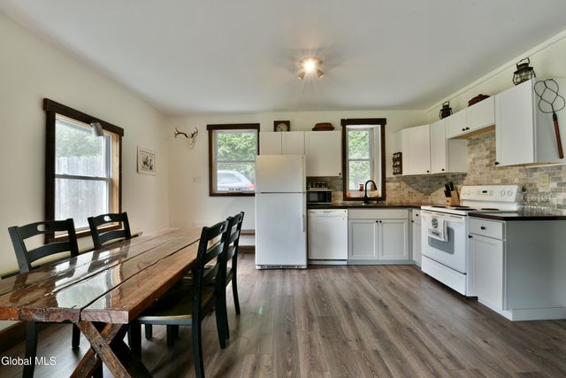 2414 New York 29, Middle Grove, NY 12850