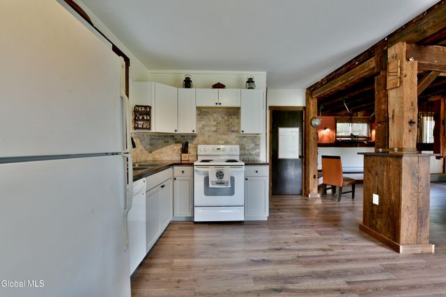 2414 New York 29, Middle Grove, NY 12850
