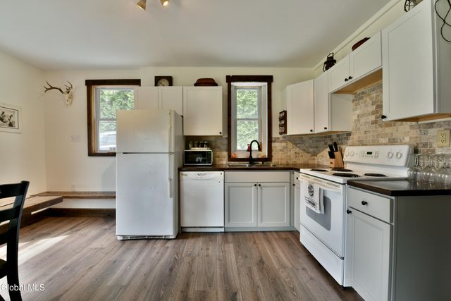 2414 New York 29, Middle Grove, NY 12850