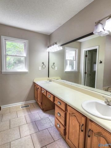 1815 Shellbrook Drive, Huntsville, AL 35806