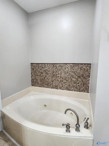 1815 Shellbrook Drive, Huntsville, AL 35806