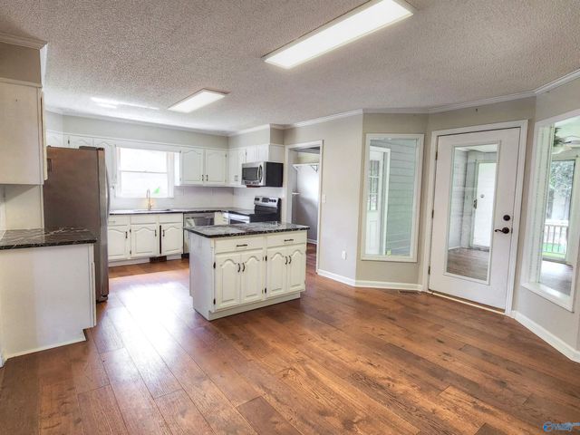 1815 Shellbrook Drive, Huntsville, AL 35806