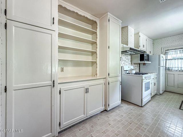 7654 Wish Avenue, Lake Balboa, CA 91406