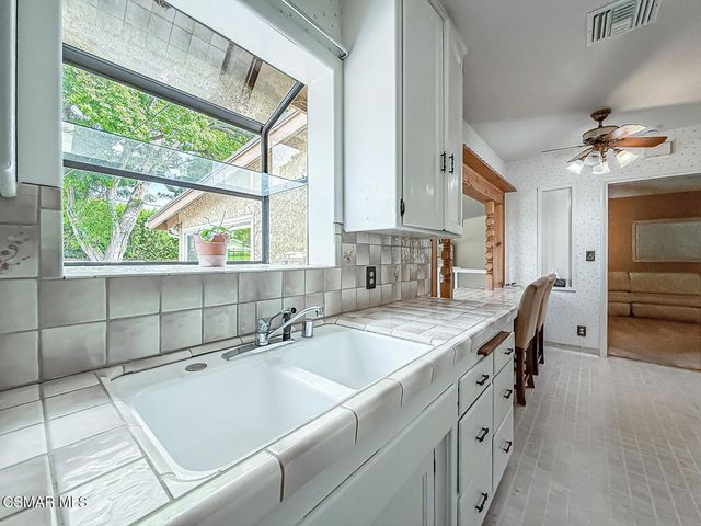 7654 Wish Avenue, Lake Balboa, CA 91406