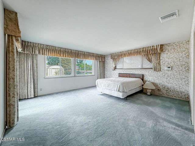 7654 Wish Avenue, Lake Balboa, CA 91406