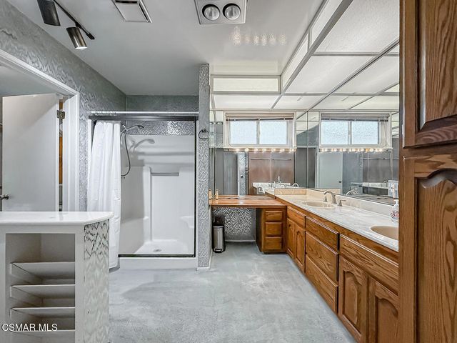 7654 Wish Avenue, Lake Balboa, CA 91406
