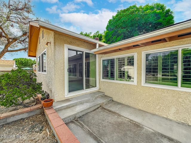 7654 Wish Avenue, Lake Balboa, CA 91406