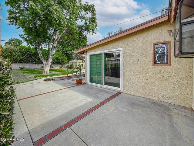 7654 Wish Avenue, Lake Balboa, CA 91406