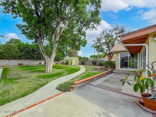 7654 Wish Avenue, Lake Balboa, CA 91406