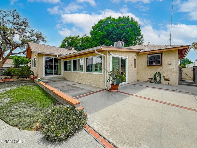 7654 Wish Avenue, Lake Balboa, CA 91406