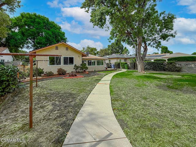 7654 Wish Avenue, Lake Balboa, CA 91406