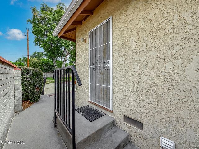 7654 Wish Avenue, Lake Balboa, CA 91406