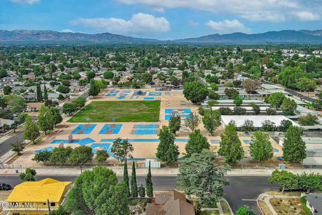 7654 Wish Avenue, Lake Balboa, CA 91406
