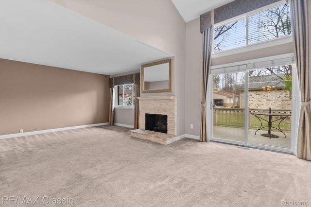 23127 Farmington Road, Farmington, MI 48336