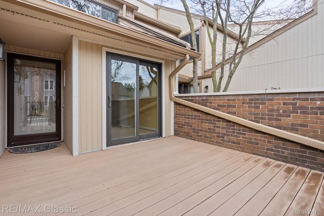 23127 Farmington Road, Farmington, MI 48336