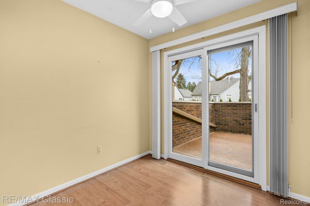 23127 Farmington Road, Farmington, MI 48336