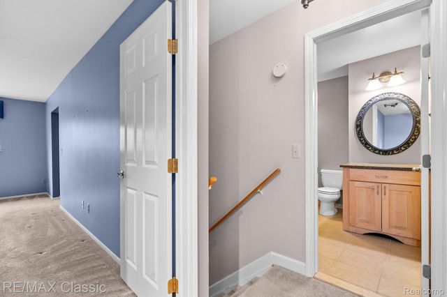 23127 Farmington Road, Farmington, MI 48336