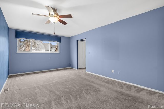 23127 Farmington Road, Farmington, MI 48336