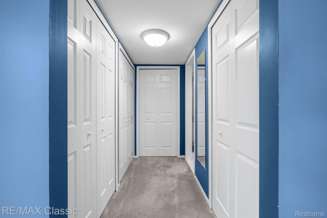 23127 Farmington Road, Farmington, MI 48336