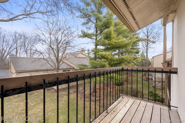 23127 Farmington Road, Farmington, MI 48336