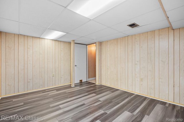 23127 Farmington Road, Farmington, MI 48336