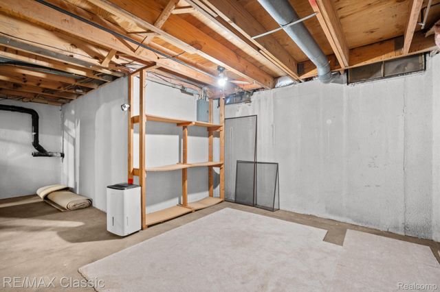 23127 Farmington Road, Farmington, MI 48336