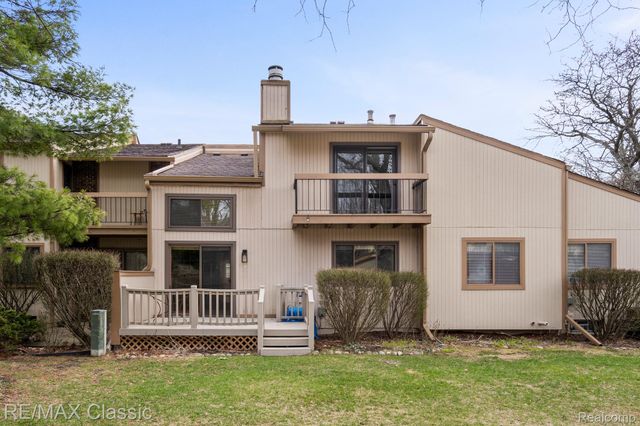 23127 Farmington Road, Farmington, MI 48336