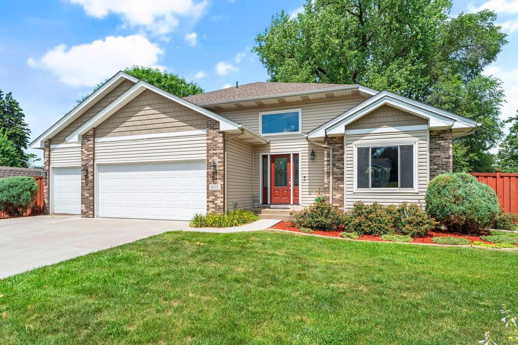 803 102nd Avenue NE, Blaine, MN 55434