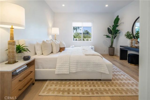 333 Mesa Drive, Costa Mesa, CA 92627
